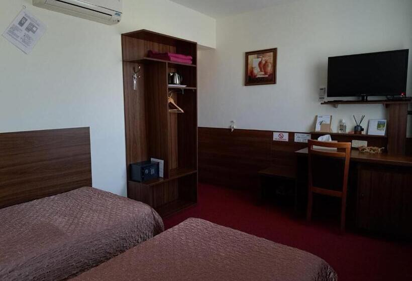 Люкс 2 Спальни, Penzion Kozak B&b
