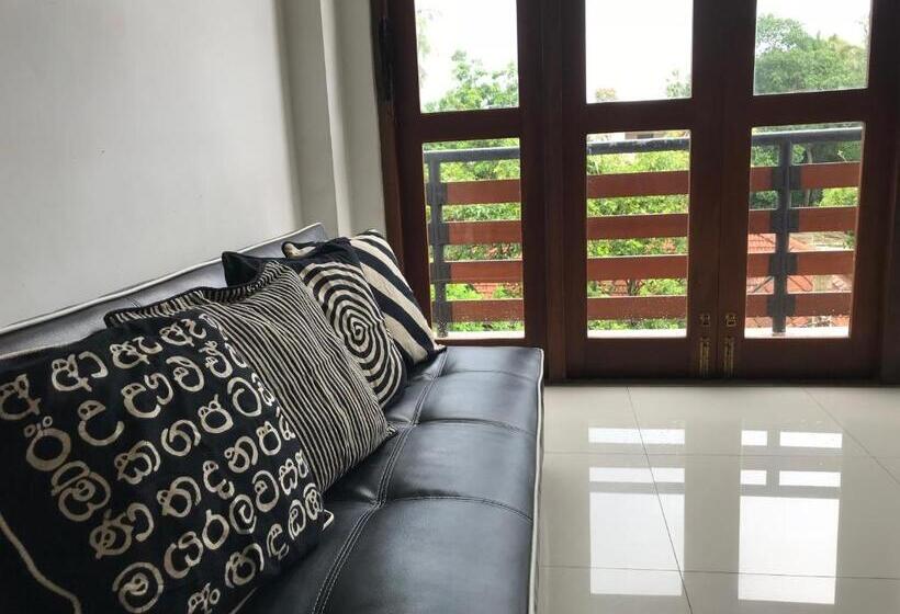 آپارتمان 2 خوابه, Iddamal Apartments