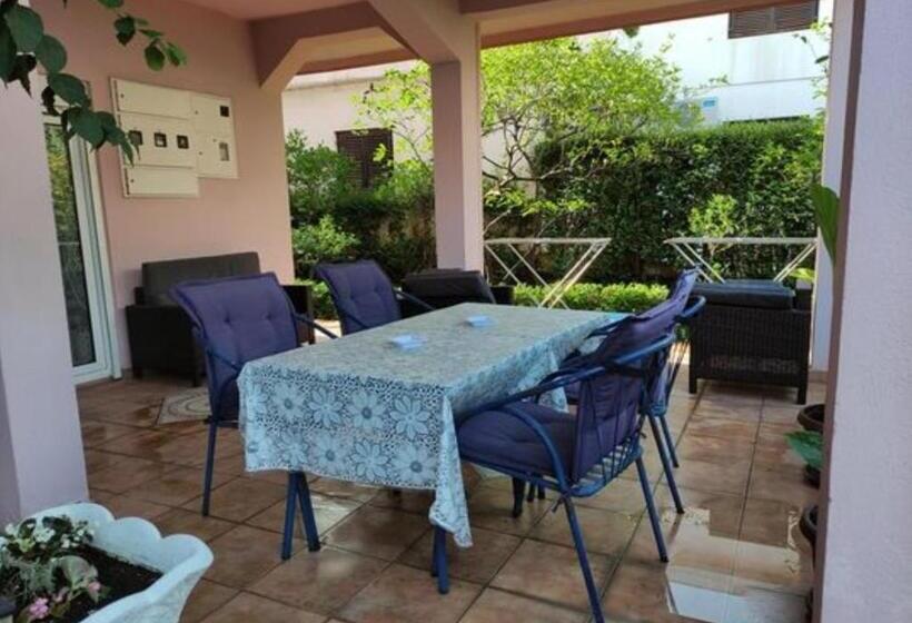 اتاق استاندارد سه تخته با سرویس بهداشتی مشترک, Rooms Kuljic