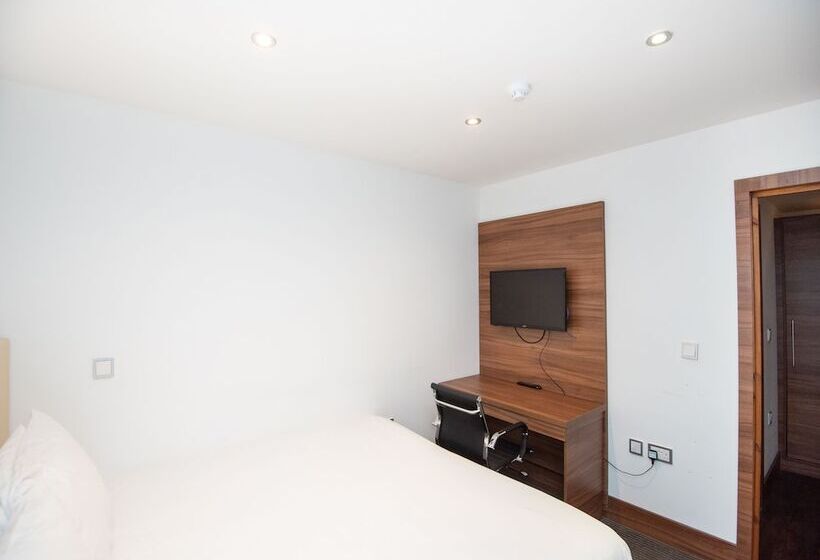 Люкс Superior, Livin  Serviced Apartments