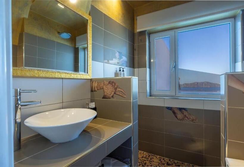 سوئیت با چشم‌انداز, Asteras Villas