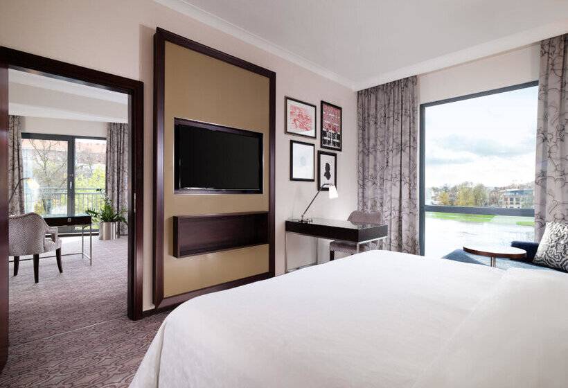 Deluxe Suite King Bed, Sheraton Grand Krakow