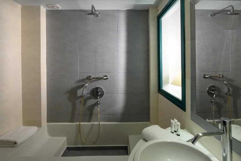 Economy Triple Room, Veggera Beach