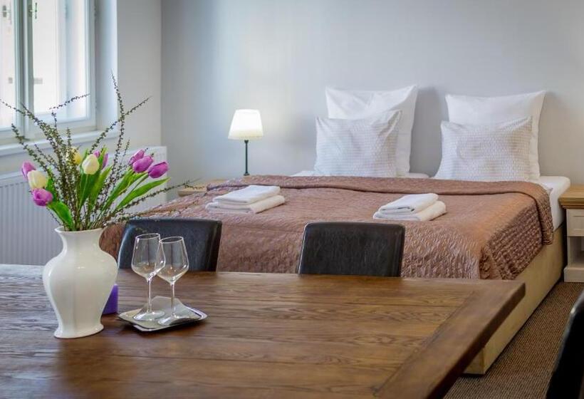 اتاق خانوادگی, Penzion Apartmány Hradební
