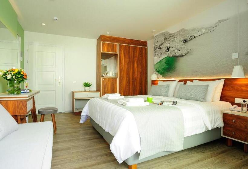 Quarto Deluxe Vista Piscina, Atrium Ambiance