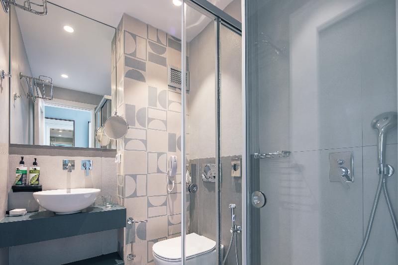Quarto Estandar Vista Piscina, Atrium Ambiance