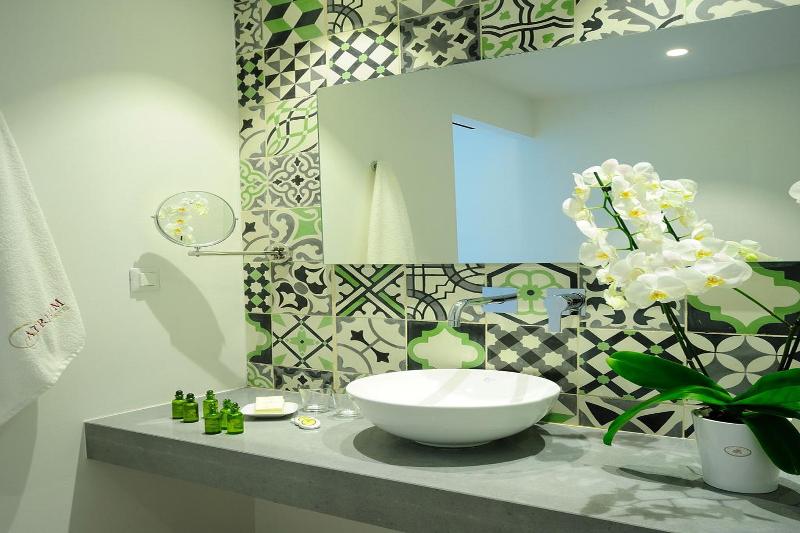 Quarto Superior Vista Piscina, Atrium Ambiance
