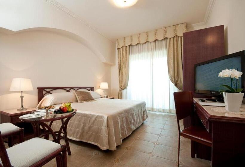 Номер Superior Вид на Море, Grand Hotel Gallia