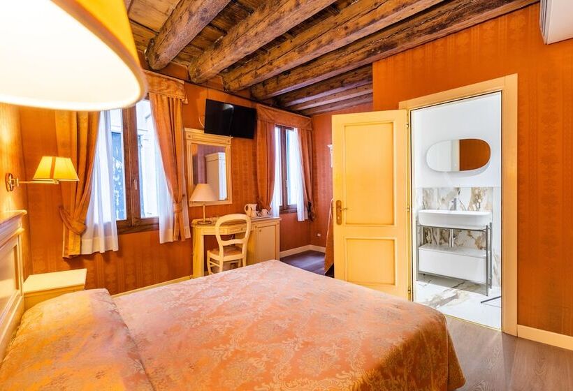 اتاق سوپریور, Lanterna Di Marco Polo