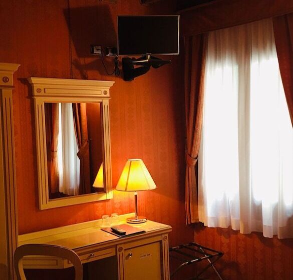 اتاق استاندارد, Lanterna Di Marco Polo