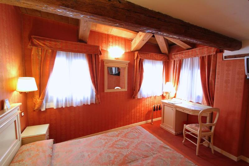 اتاق استاندارد, Lanterna Di Marco Polo