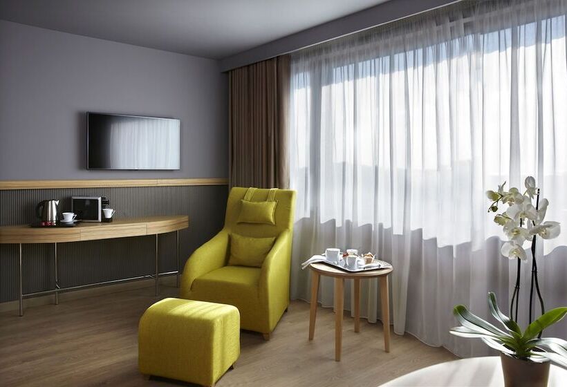 سوییت جونیور با چشم‌انداز شهر, Wyndham Grand Athens