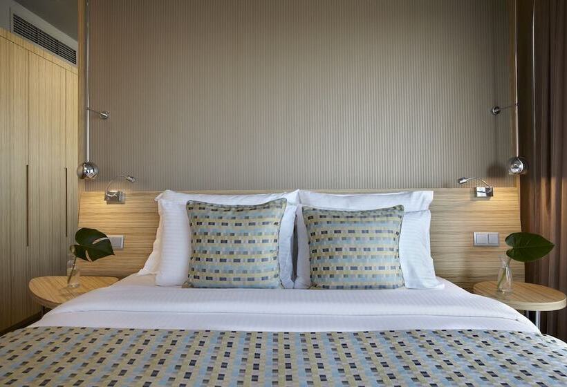 سوئیت جونیور برای معلولان, Wyndham Grand Athens