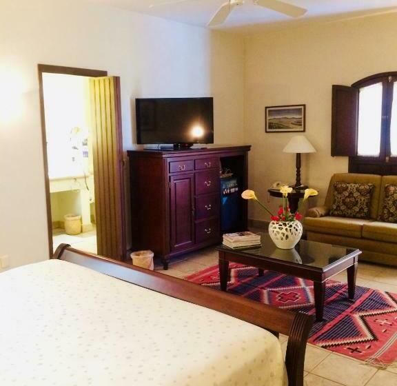 سوییت جونیور, Hacienda Los Laureles