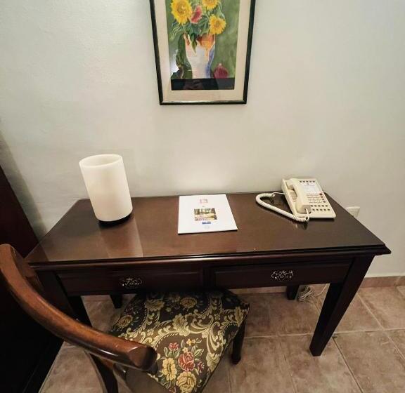 اتاق لوکس, Hacienda Los Laureles