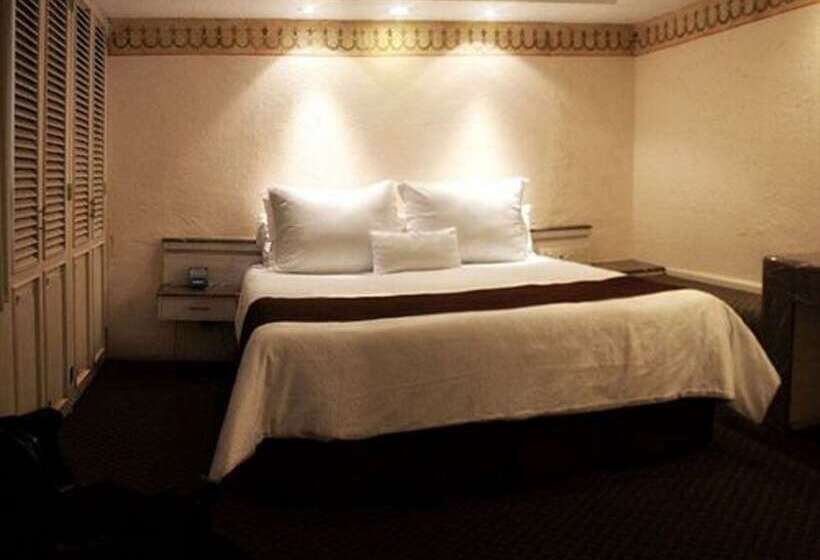 سوئیت مستر, Nehotel Nueva Estancia