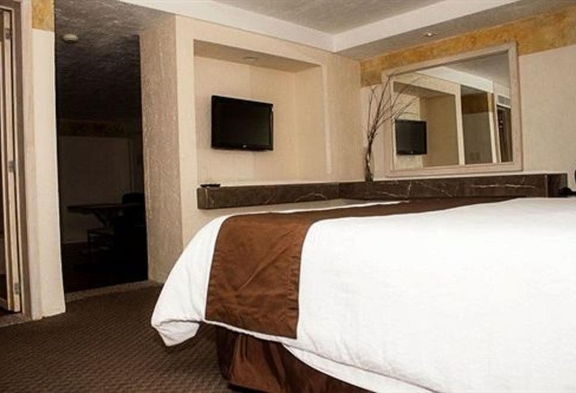سوئیت مستر, Nehotel Nueva Estancia