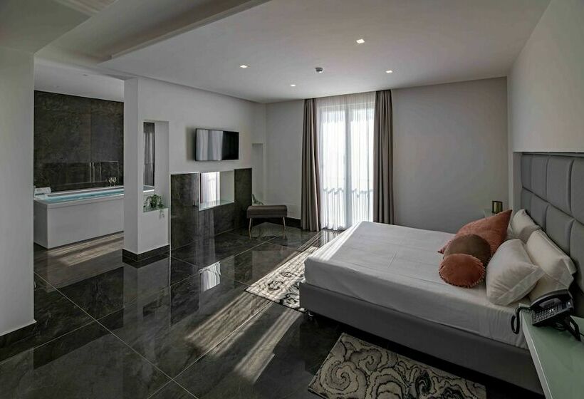 استودیوی استاندارد با چشم‌انداز دریا, Grand Hotel Serapide