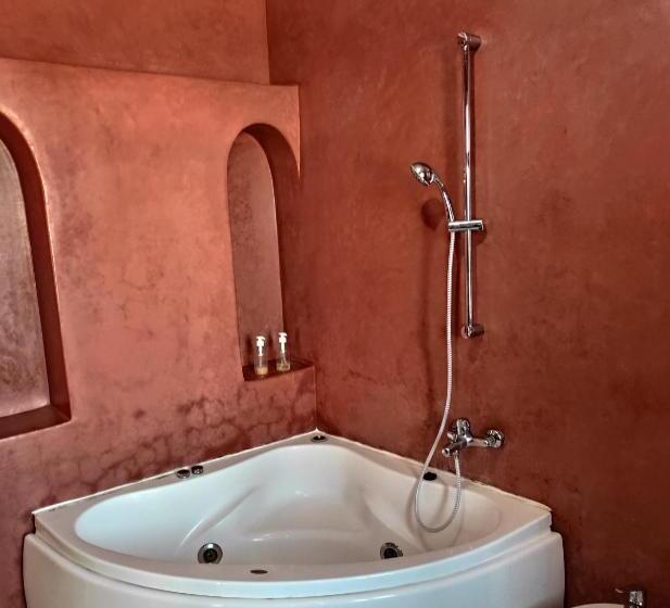 Люкс Вид на Бассейн, Equi Palace & Spa Near Aeroport