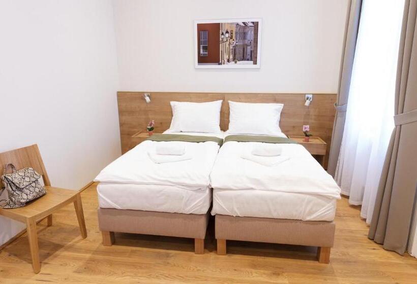 اتاق استاندارد, Domus Peregrini Apartmanok