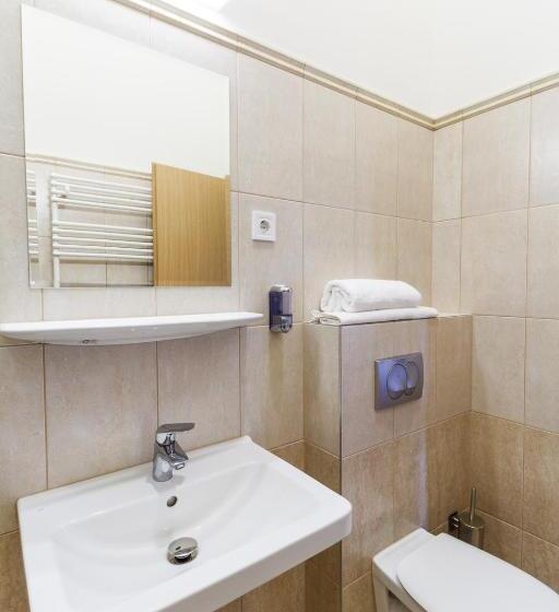 اتاق استاندارد سه نفره, Domus Peregrini Apartmanok