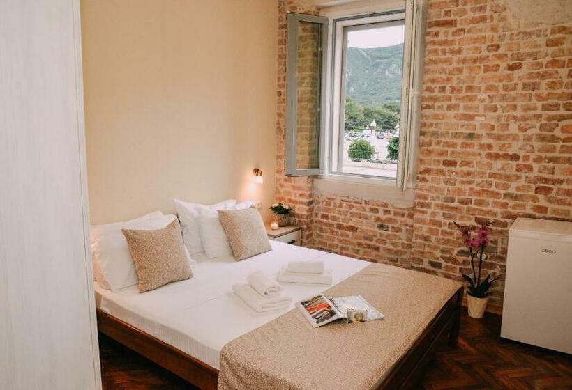 اتاق استاندارد با چشم‌انداز دریا, Step To Kotor Bay Guesthouse