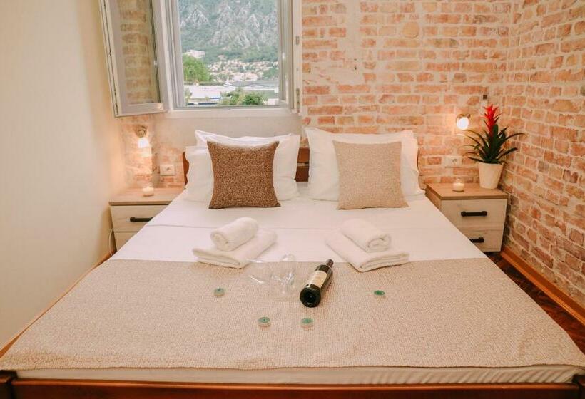 اتاق استاندارد با چشم‌انداز دریا, Step To Kotor Bay Guesthouse