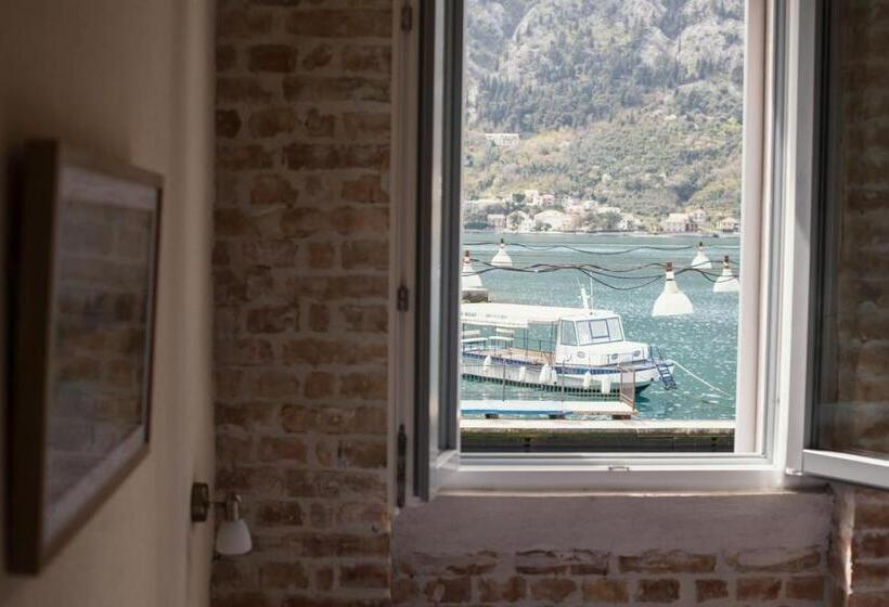 اتاق استاندارد با چشم‌انداز دریا, Step To Kotor Bay Guesthouse