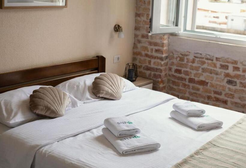 اتاق استاندارد با چشم‌انداز دریا, Step To Kotor Bay Guesthouse