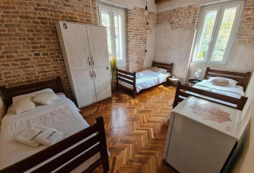 اتاق استاندارد سه نفره, Step To Kotor Bay Guesthouse