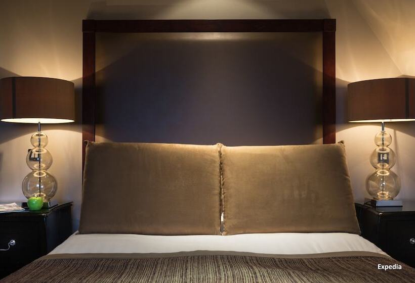 Номер Superior, Nutfield Priory Hotel & Spa
