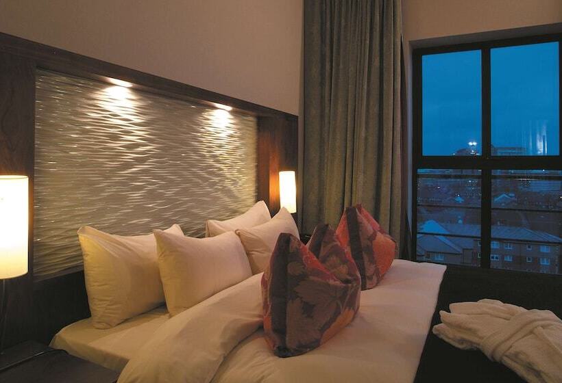 Полулюкс с Балконом, Voco Belfast, An Ihg