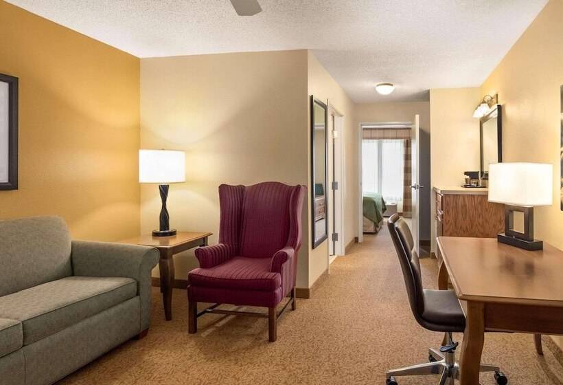Люкс, Country Inn & Suites By Radisson, Salina, Ks
