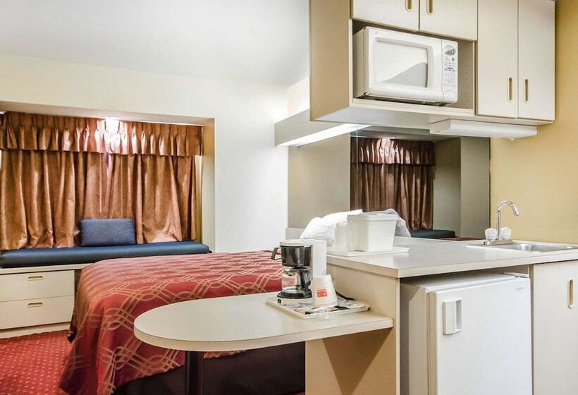 سوییت, Econo Lodge Inn & Suites Evansville