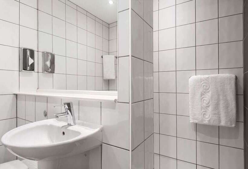 اتاق استاندارد, Ramada London Stansted Airport