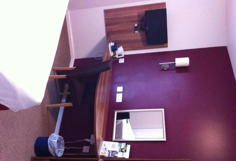اتاق خانوادگی, Ramada London Stansted Airport