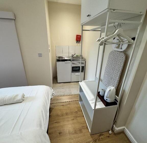 اتاق استاندارد سه نفره, Gallery Hyde Park Hostel