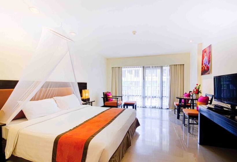 带泳池观景的豪华房, Woraburi Phuket Resort & Spa   Sha Plus