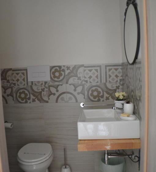 Четырехместный Номер Стандарт с Балконом, B&b La Via Di Casa