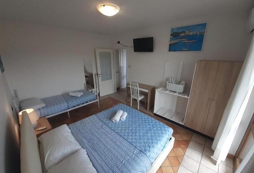 اتاق راحتی سه تخته, B&b Villa Bucceri