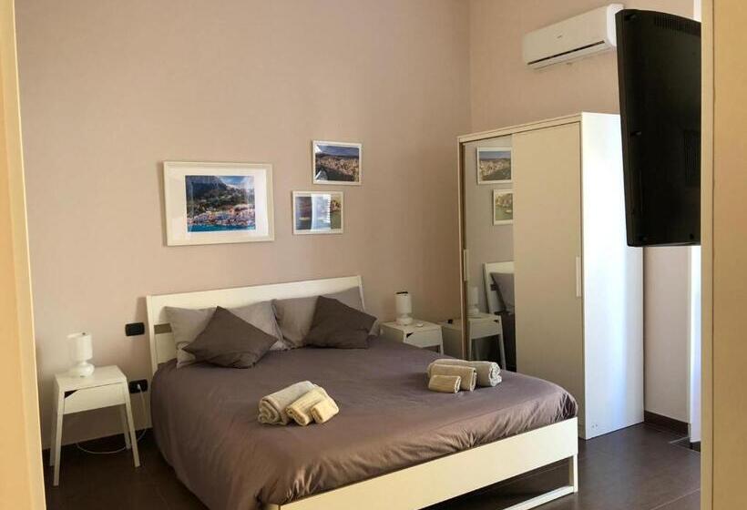 اتاق استاندارد با تخت بزرگ, Le Suites Maor