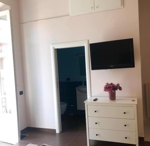 اتاق استاندارد با تخت بزرگ, Le Suites Maor