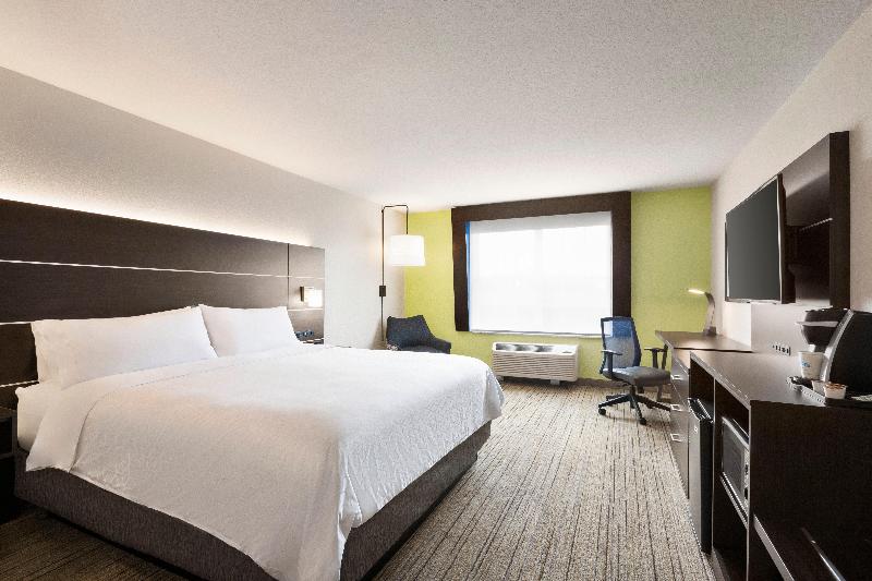 Номер Стандарт Кровать Кинг Адаптированный для Инвалидов, Holiday Inn Express & Suites Sarasota East, An Ihg