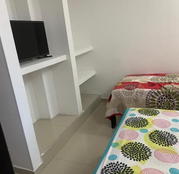 اتاق استاندارد سه نفره, Cangrejalito