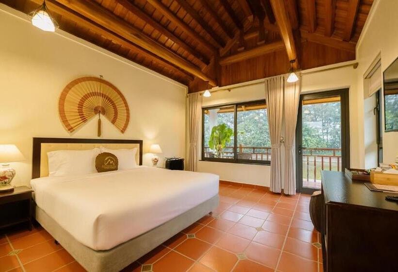 اتاق لوکس با چشم‌انداز دریاچه, Memorina Ninh Binh Resort