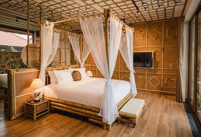 Suite with lake view, Memorina Ninh Binh Resort