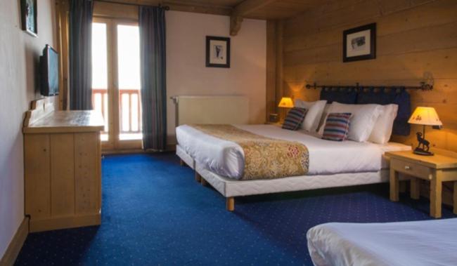 اتاق استاندارد سه نفره, Chalet Hotel L’ecrin
