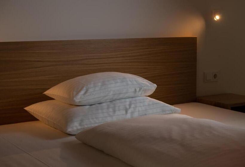Номер Стандарт Адаптированный для Инвалидов, Best Western Hotel Spinnerei Linz