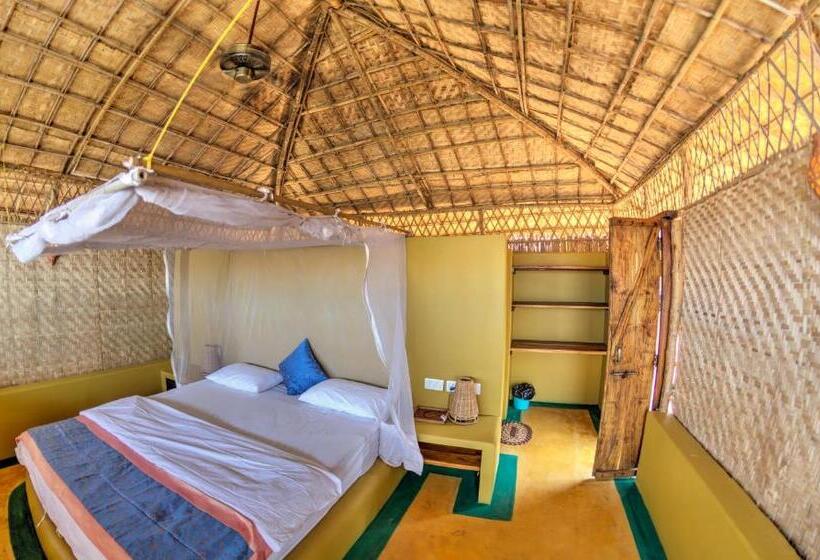 Хижина, Beach Street Eco Resort & Spa
