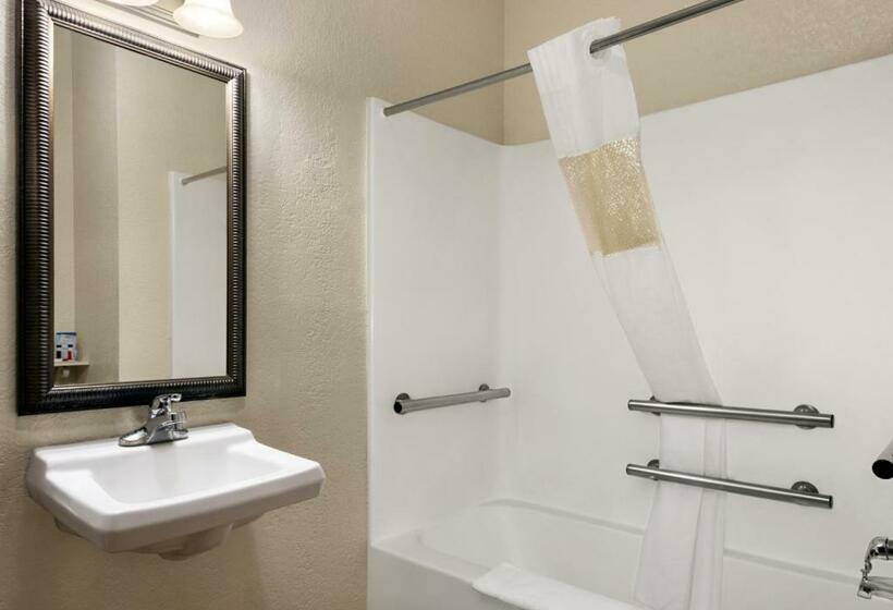 اتاق استاندارد با تخت بزرگ, Baymont By Wyndham Elizabethtown